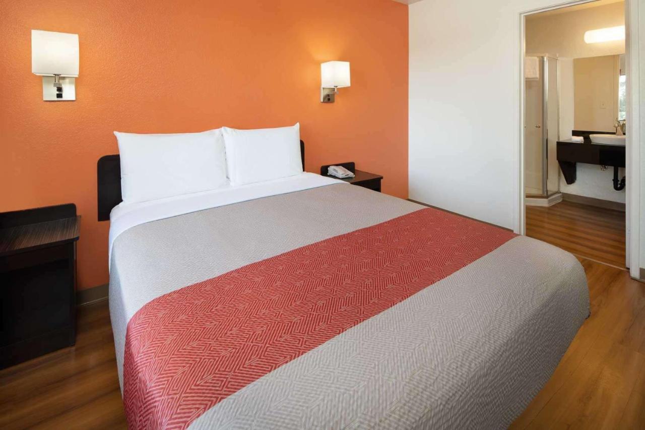 Hotel 6-arcadia, Ca - Angeles - Pasadena Area Arcadia